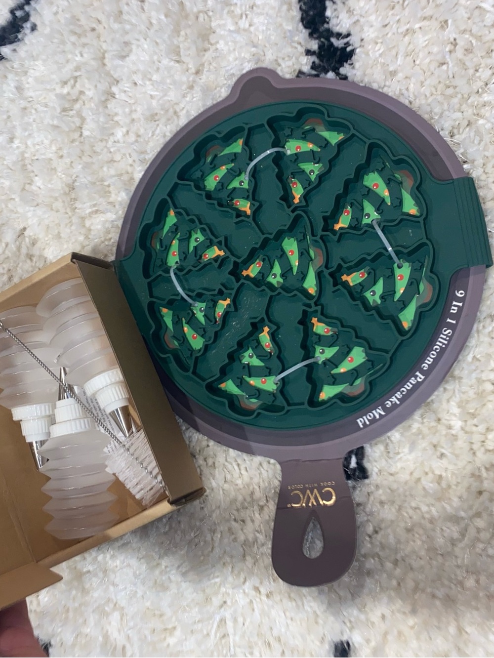 Green Christmas Tree Silicone Pancake Mold - 9-Cavity Holiday Breakfast Kit